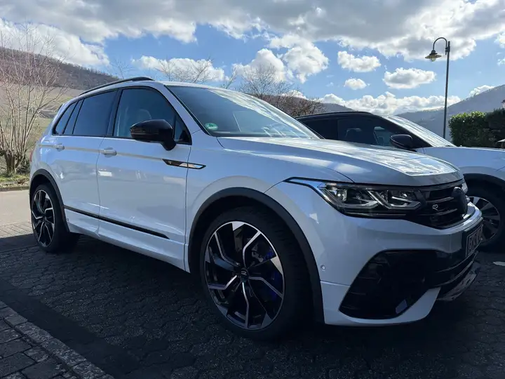 6b51aac9-d8f9-4ac5-b82d-bbf70f7688f9_92a38660-bd57-4fbd-9cd5-92b28bf4264e