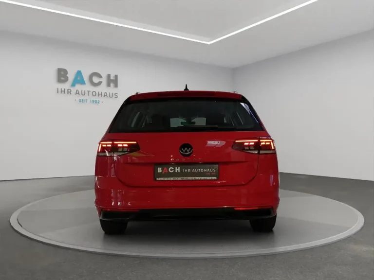Volkswagen Passat Variant 8
