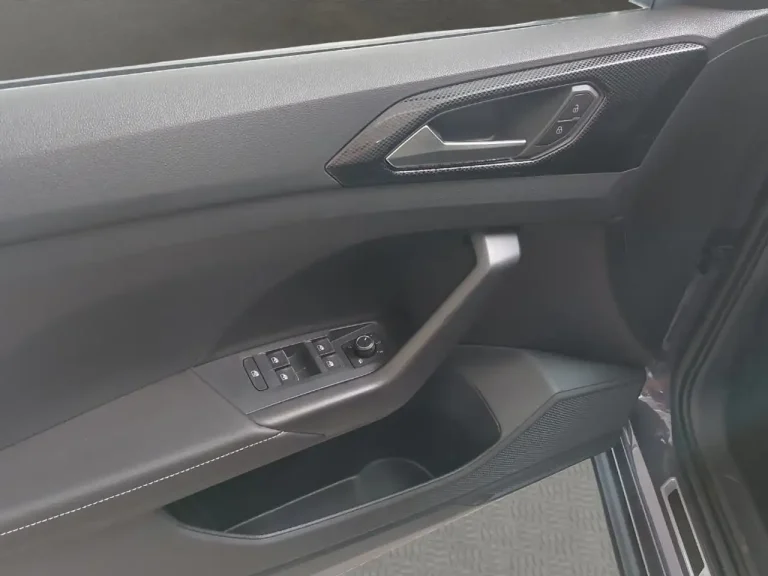 Volkswagen T-Cross 16