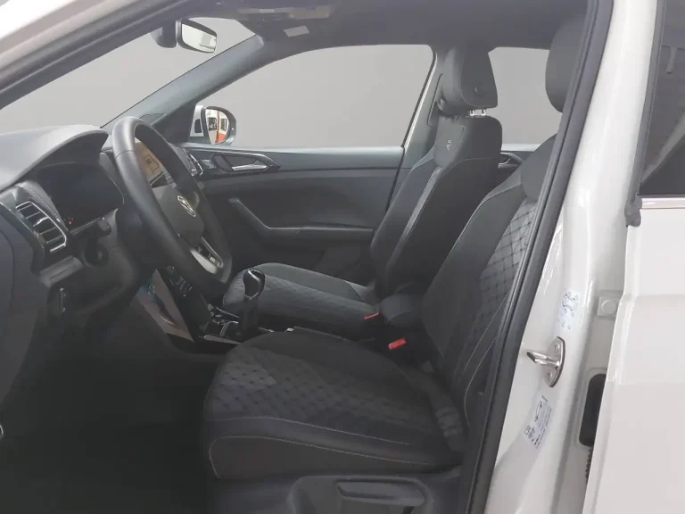 Volkswagen T-Cross 11