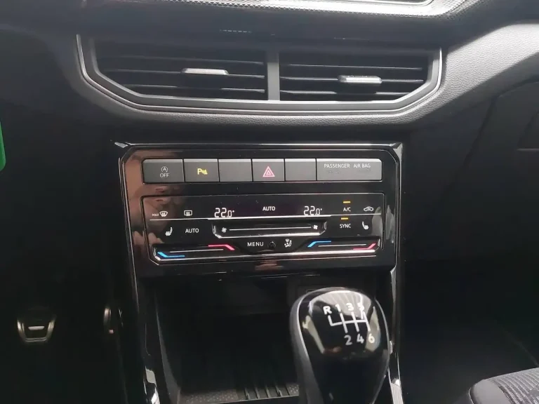 Volkswagen T-Cross 17